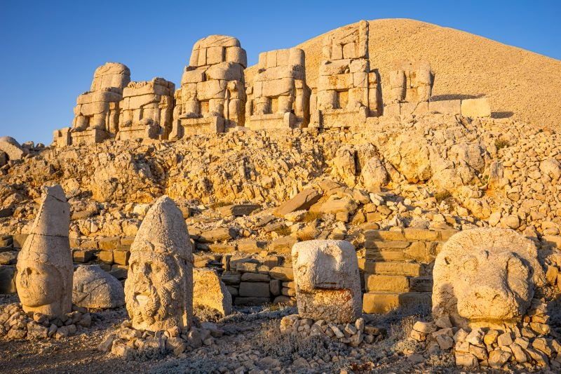 Nemrut Dağı Heykelleri