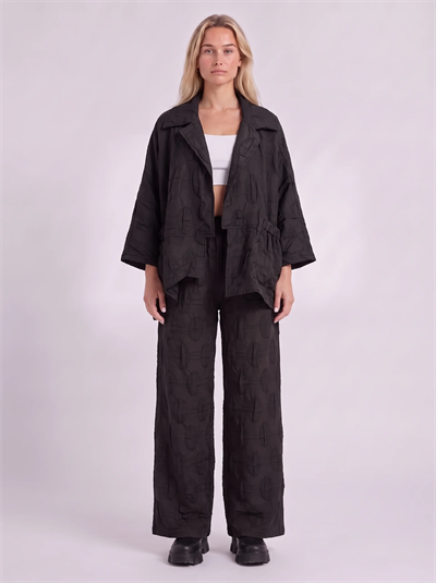 Bold & Young Kadın Siyah Jakarlı Desenli Beli Lastikli Cepli Bol Paça Pantolon