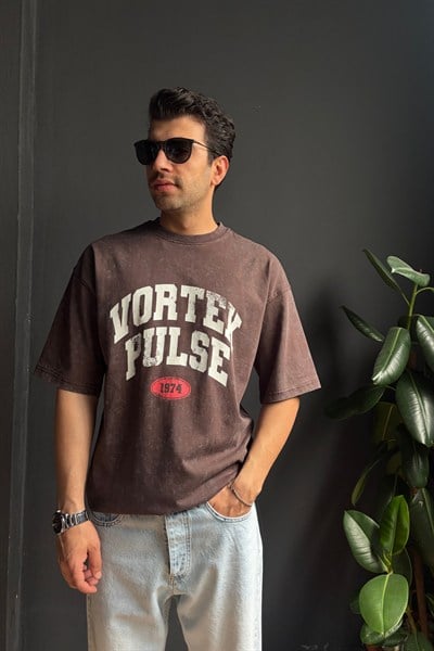 Kahve Vortex Pulse Baskılı Yıkamalı Oversize Tişört