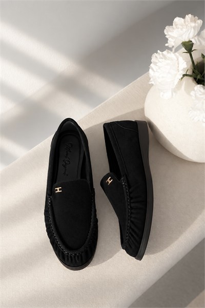 Gold Aksesuarlı Düz Taban Loafer