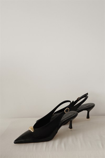 Gold Tokalı Topuklu Ayakkabı