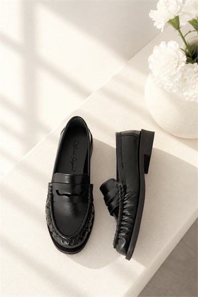 Klasik Bant Detaylı Loafer