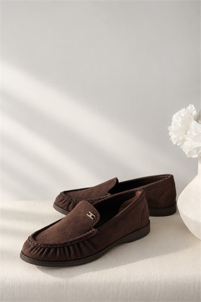 Gold Aksesuarlı Düz Taban Loafer