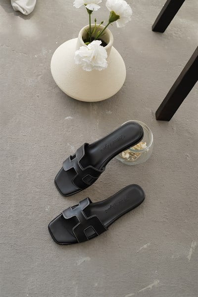 Kalın Bantlı Düz Terlik