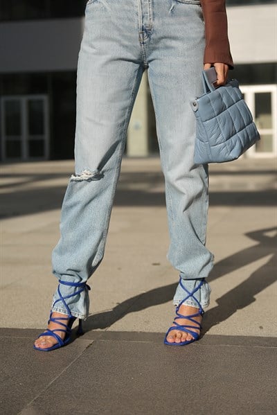 Geometrik Ökçeli Topuklu Ayakkabı