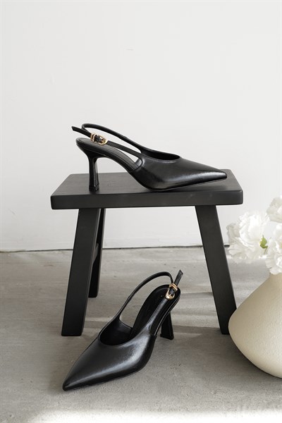 Arka Kemer Bantlı Topuklu Ayakkabı