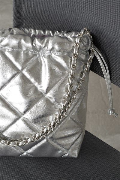 Büzgülü Kapitone Çanta