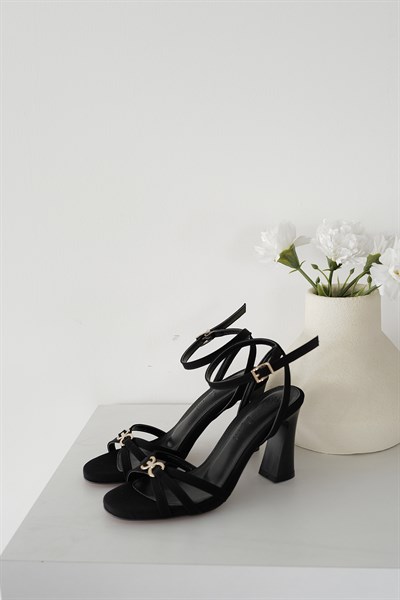 Çift Tokalı Topuklu Ayakkabı