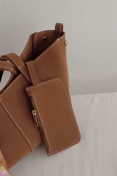 El Ve Omuz Askılı Çanta