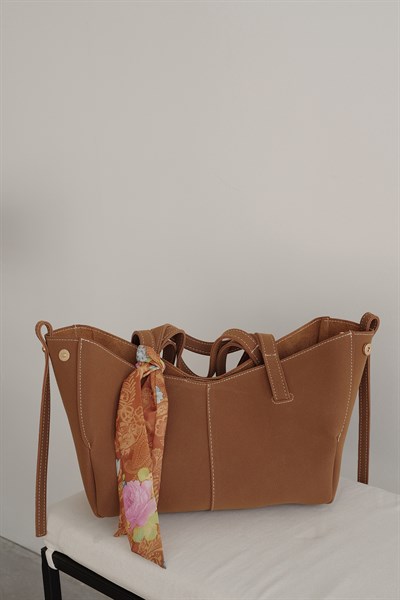 El Ve Omuz Askılı Çanta