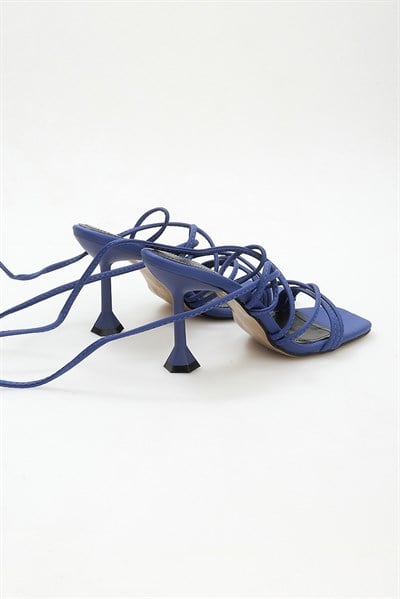 Geometrik Ökçeli Topuklu Ayakkabı