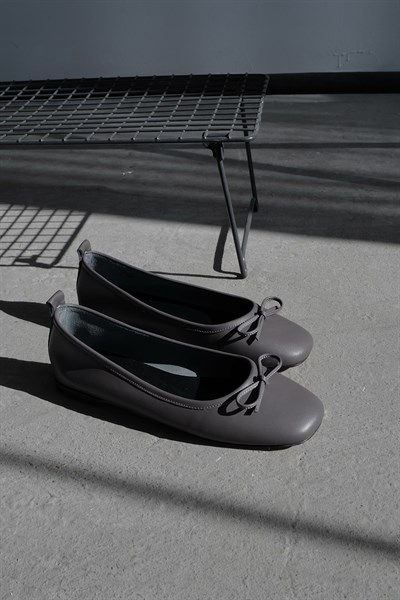 Fiyonklu Düz Taban Babet