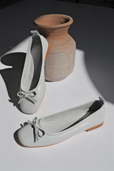 Fiyonklu Düz Taban Babet