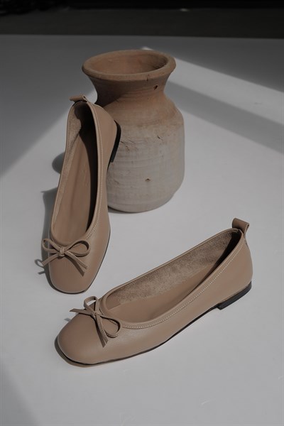 Fiyonklu Düz Taban Babet