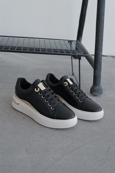 Gold Detay Sneaker