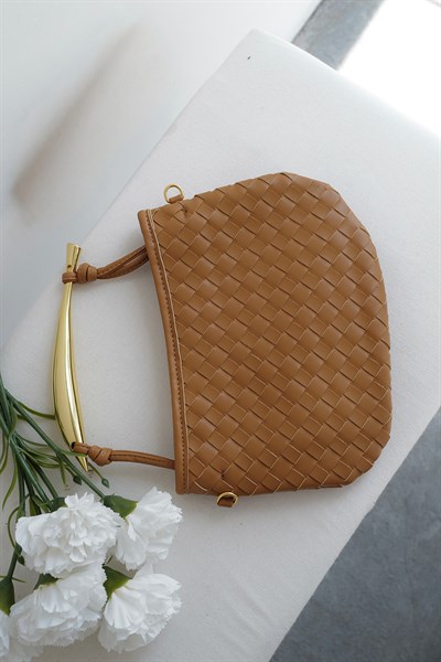 Gold Kulplu Kapitone Çanta