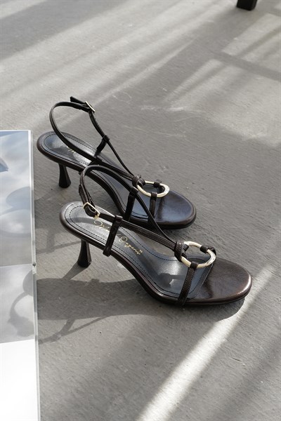 Halka Model Topuklu Ayakkabı