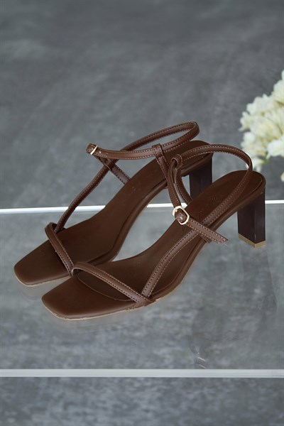 İnce Bantlı Ayakkabı