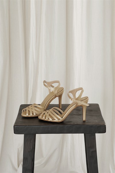 Kafes Model Topuklu Ayakkabı