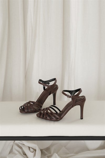 Kafes Model Topuklu Ayakkabı