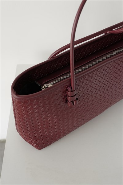 Kapitone İnce Askılı Çanta