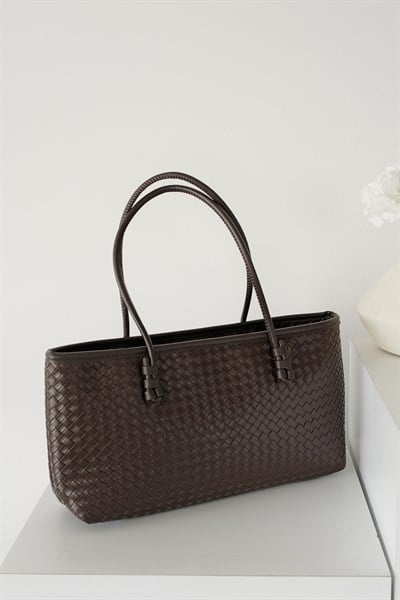 Kapitone İnce Askılı Çanta