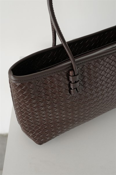 Kapitone İnce Askılı Çanta