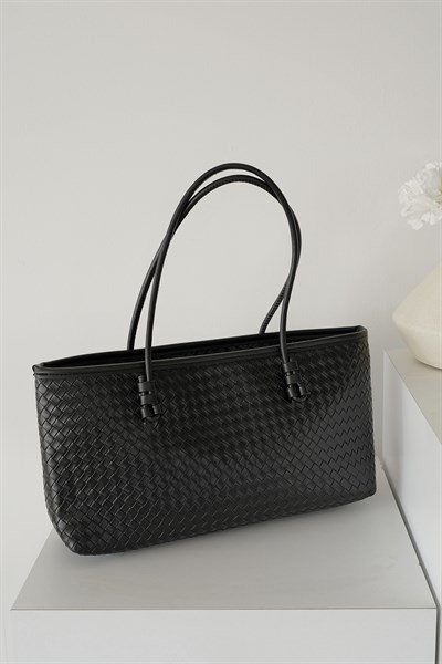 Kapitone İnce Askılı Çanta