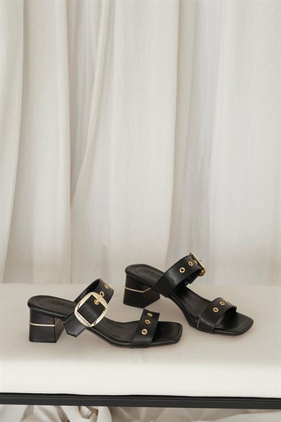 Kemer Bantlı Topuklu Terlik