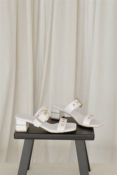 Kemer Bantlı Topuklu Terlik