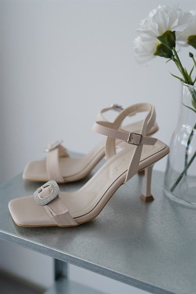 Kemer Taşlı Topuklu Ayakkabı