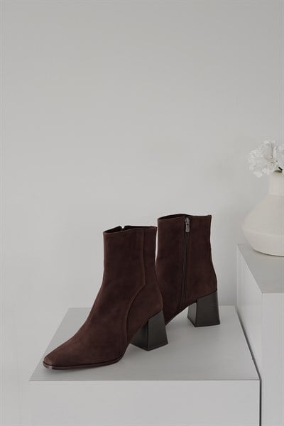 Küt Burun Kalın Topuk Bot