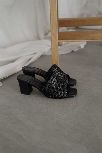 Örgü Model Topuklu Terlik