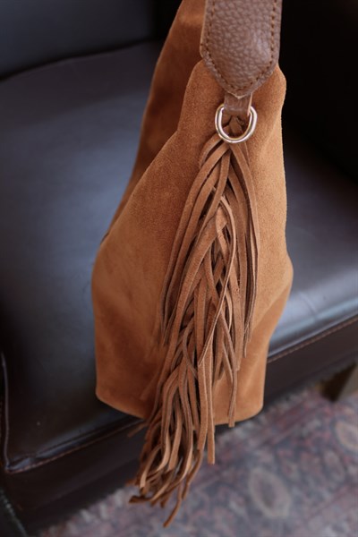 Püskül Detaylı Süet Çanta