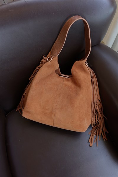 Püskül Detaylı Süet Çanta