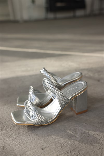 Sarmal Topuklu Terlik