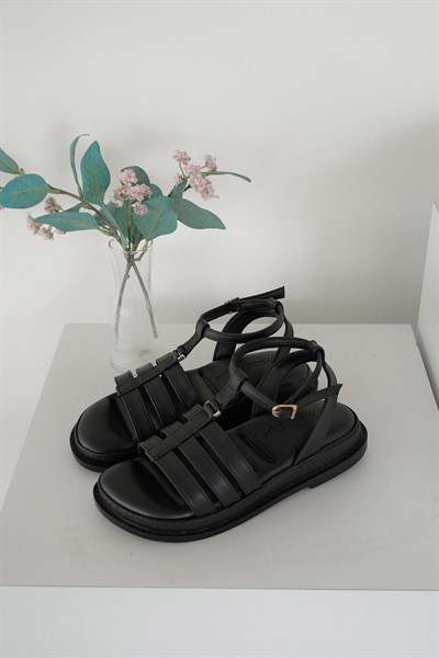 Şerit Bantlı Sandalet