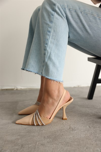 Taş Bant Detaylı Topuklu Ayakkabı