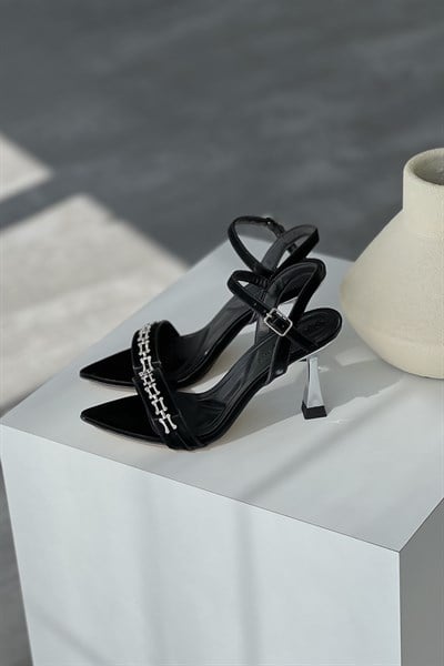 Taş Bantlı Topuklu Ayakkabı