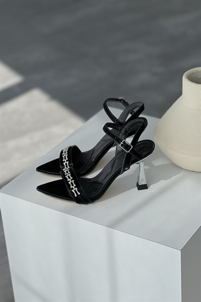 Taş Bantlı Topuklu Ayakkabı