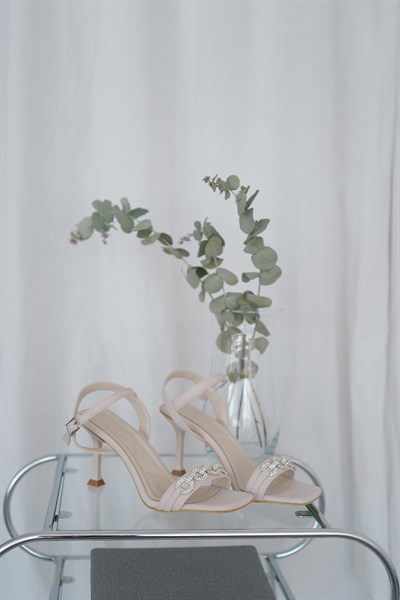 Taş Bantlı Topuklu Ayakkbı