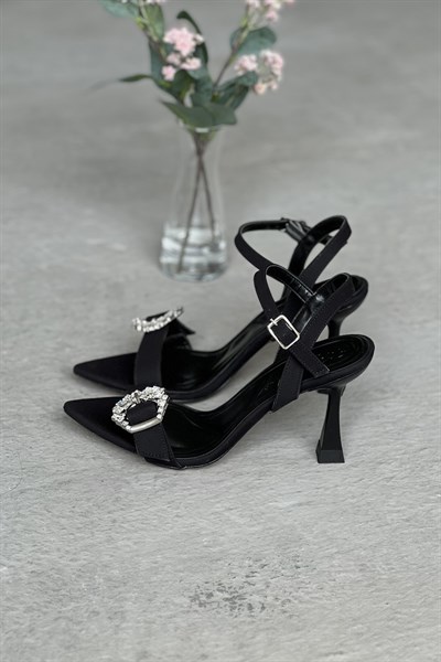 Taş Tokalı Topuklu Ayakkabı