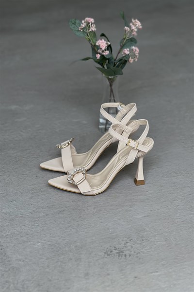 Taş Tokalı Topuklu Ayakkabı