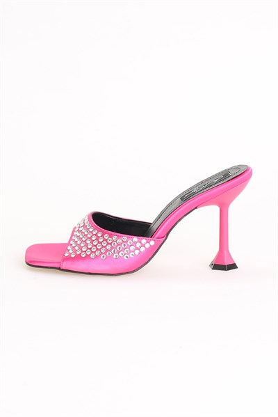 Taşlı Topuklu Terlik