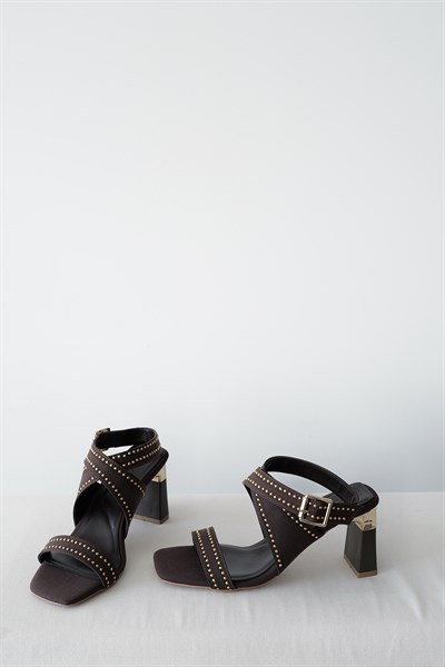 Zımbalı Topuklu Ayakkabı