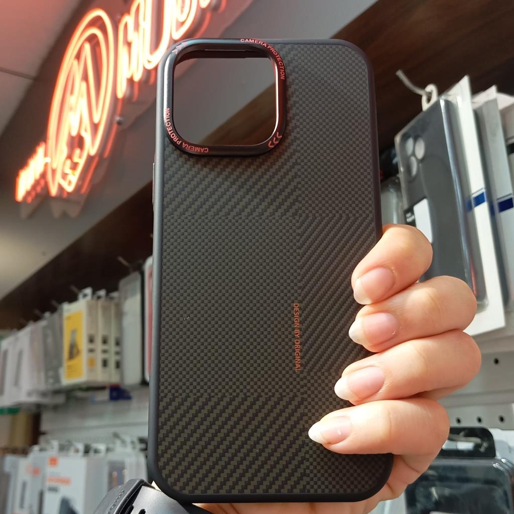 iPhone 16 Pro Max Luna Karbon Magsafe Kılıf