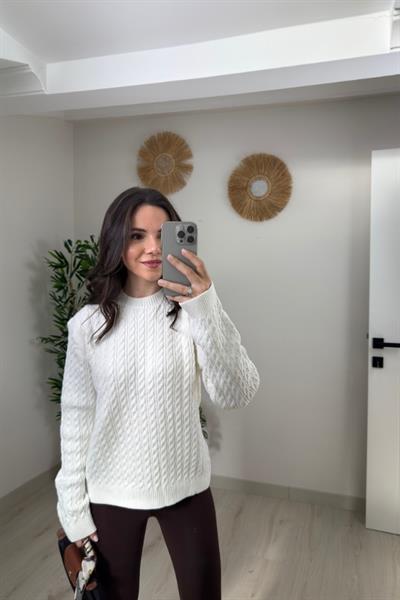 BİSİKLET YAKA SAÇ ÖRGÜLÜ TRİKO KAZAK - BEYAZ