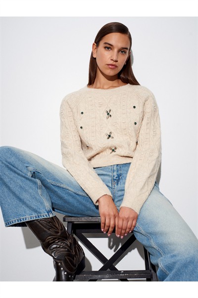 10462 Bisiklet Yaka Önü Taş İşlemeli Kazak-Bej