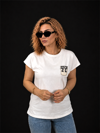Ekru Bisiklet Yaka Cep Detaylı Taşlı Pamuk T-Shirt