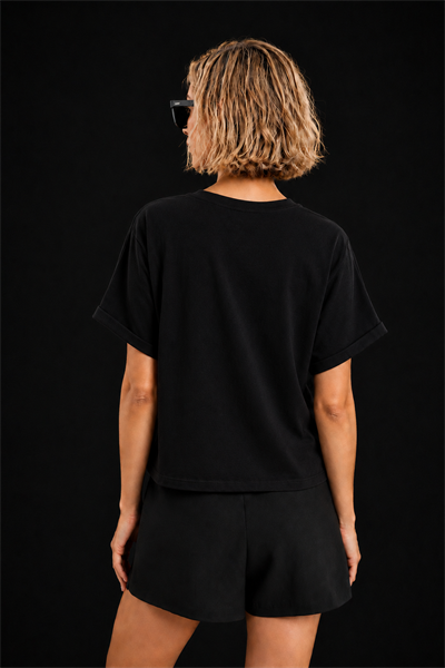 Siyah Pamuklu Bisiklet Yaka Rahat Kalıp Papatya Nakışlı T-Shirt